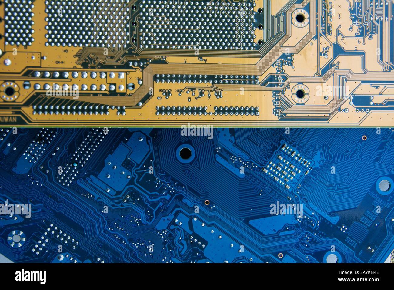 Cartes de circuits imprimés de la carte mère de l'ordinateur. Technologie électronique et informatique. Technologie des connaissances scientifiques, réparation électronique, informatio Banque D'Images