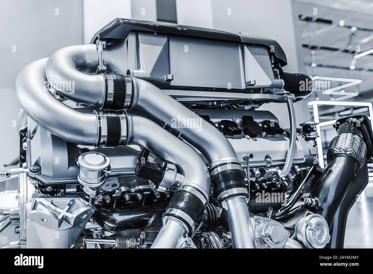 Vue détaillée du moteur à combustion interne d'une puissante voiture de sport Banque D'Images
