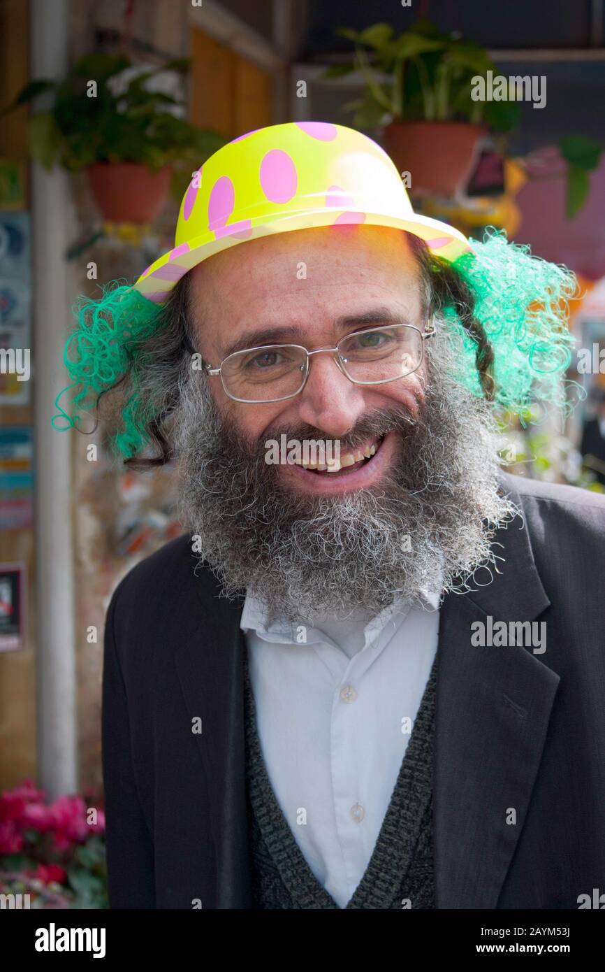 Jérusalem, ISRAËL - 15 MARS 2006: Carnaval Purim dans le célèbre quartier ultra-orthodoxe de Jérusalem - Mea Shearim. Banque D'Images