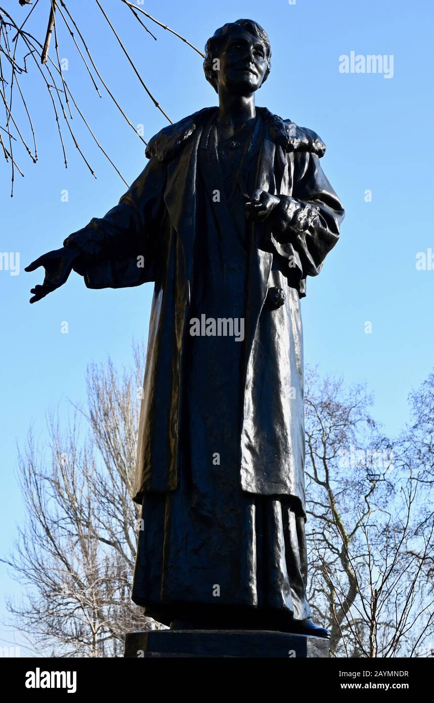Statue D'Emmeline Pankhurst Par Arthur George Walker. Pankhurst était le chef du mouvement De Suffragette. Victoria Tower Gardens, Londres, Royaume-Uni Banque D'Images