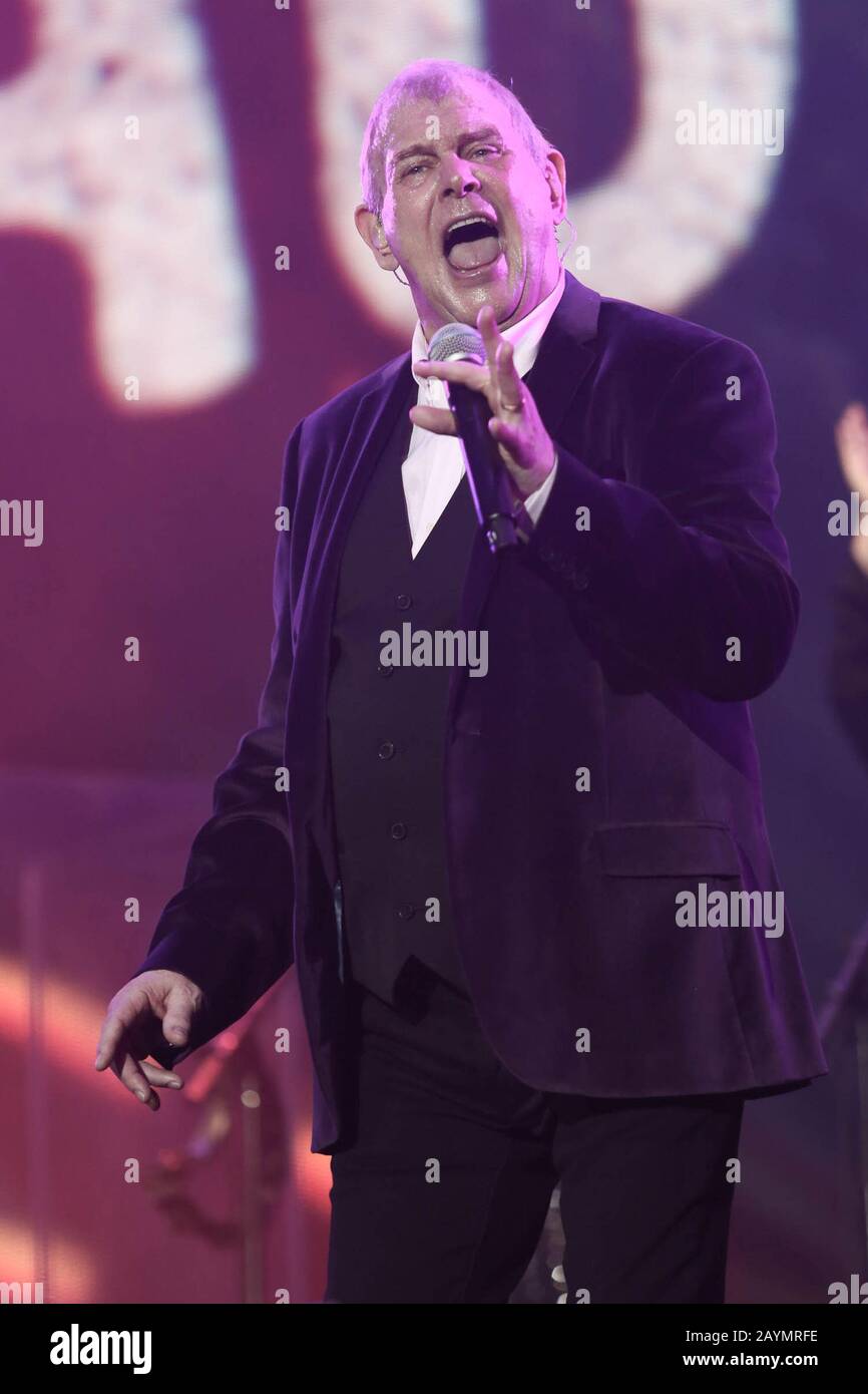16 février 2020: John FARNHAM se présentant au Concert Fire Fight Australia pour l'aide nationale au tir de brousse au stade ANZ le 16 février 2020 à Sydney, Nouvelle-Galles du Sud Australie (Credit image: © Christopher Khoury/Australian Press Agency via ZUMA Wire) Banque D'Images
