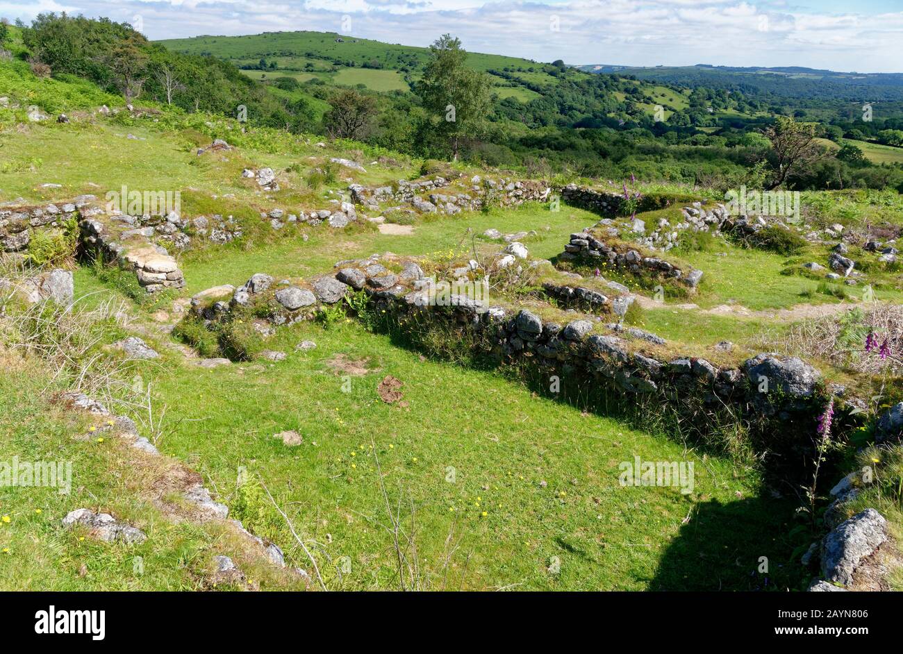 Hundatora, Hound Tor Déserte le village médiéval du XIIIe siècle, Dartmoor, Devon, Royaume-Uni Banque D'Images