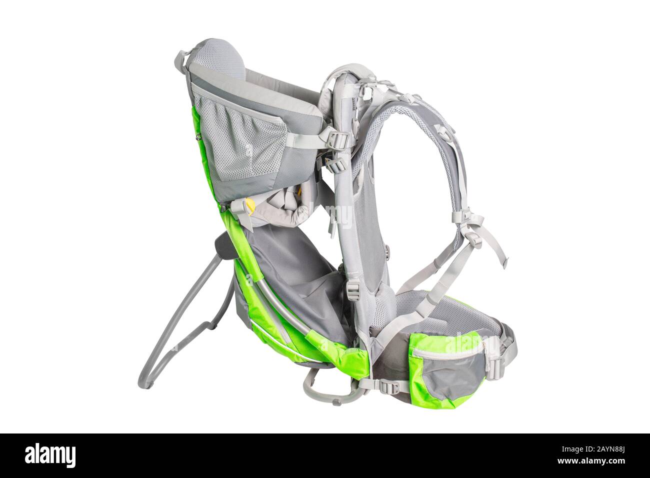 Sac à dos transportant enfant pour La Randonnée dans les montagnes objet isolé sur fond blanc Banque D'Images