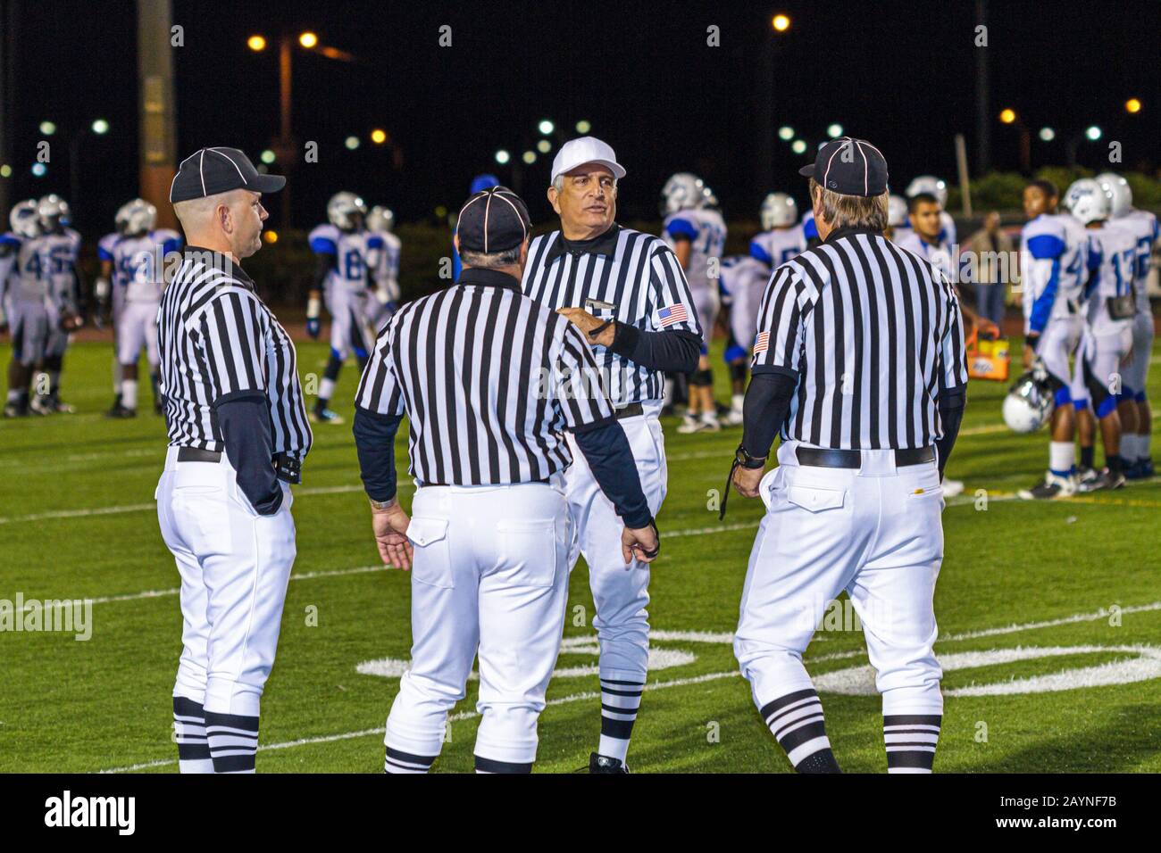 Miami Florida, Liberty City, Miami Dade College North Campus, Traz Powell Stadium, matchs de football des lycéens, Central vs South Dade, arbitres, arbitres, s Banque D'Images