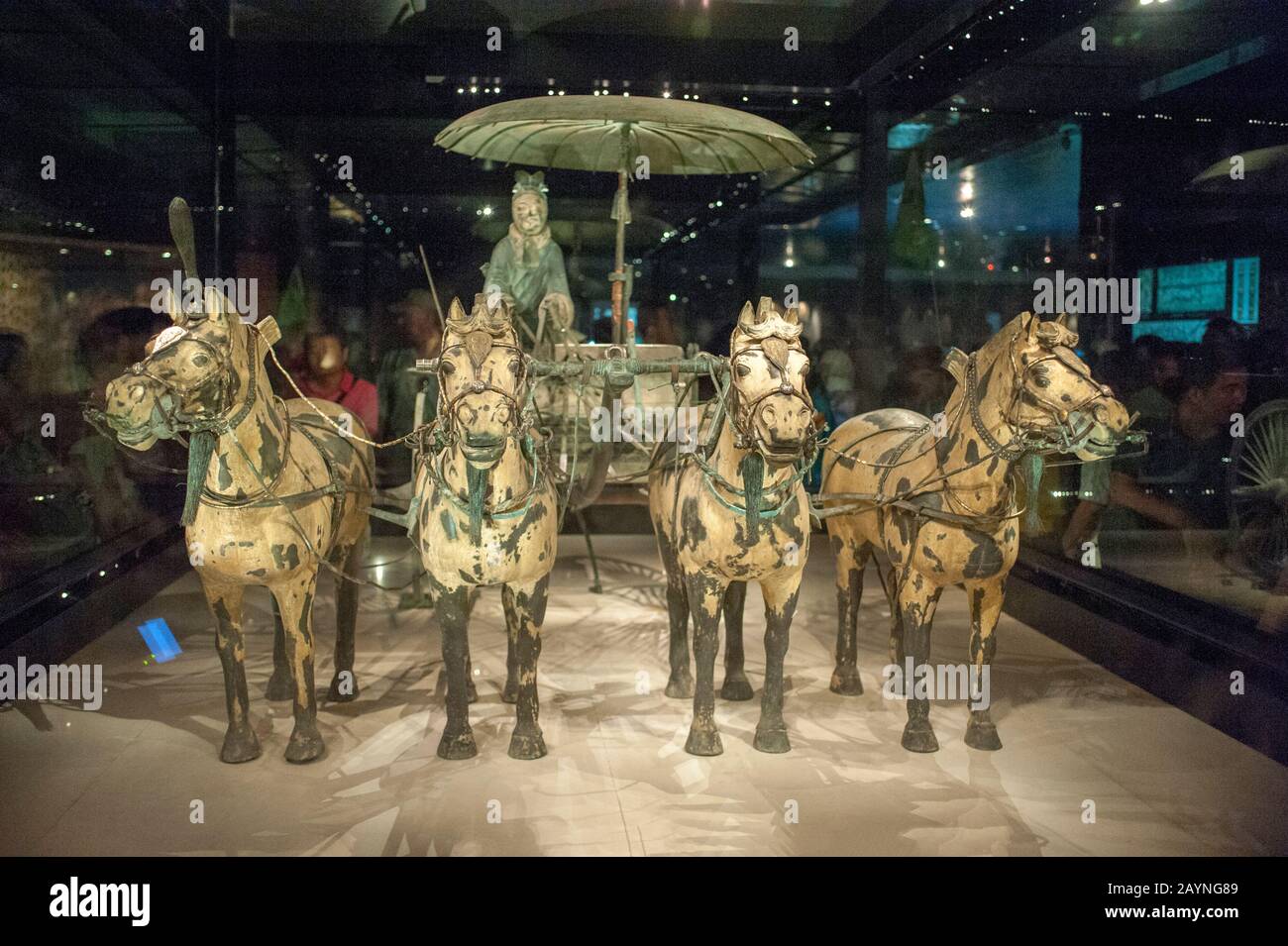 Un char exposé dans le musée Des guerriers Et des chevaux En Terre Cuite, qui fait partie de la collection de sculptures en terre cuite représentant les armées de Qin Shi Hua Banque D'Images