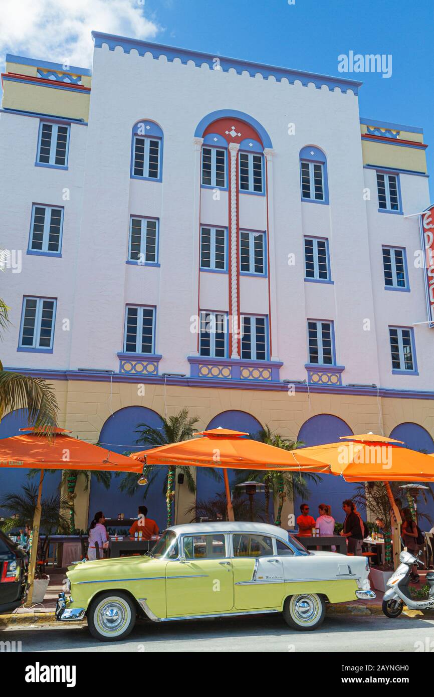 Miami Beach Florida,Ocean Drive,automobile antique,voiture,Chevrolet,Edison,hôtel,restaurant restaurants repas café cafés, terrasse extérieure Banque D'Images