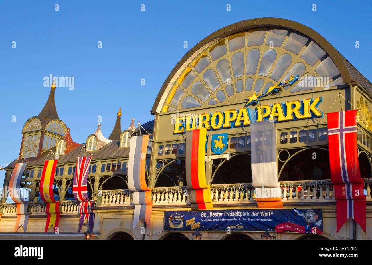 Rouille, Allemagne. 15 février 2020. Rust, Allemagne - 15 février 2020: Miss Allemagne Beauty Pageant Election à Europa-Park avec l'entrée principale d'Europapark et logo | usage dans le monde crédit: DPA/Alay Live News Banque D'Images
