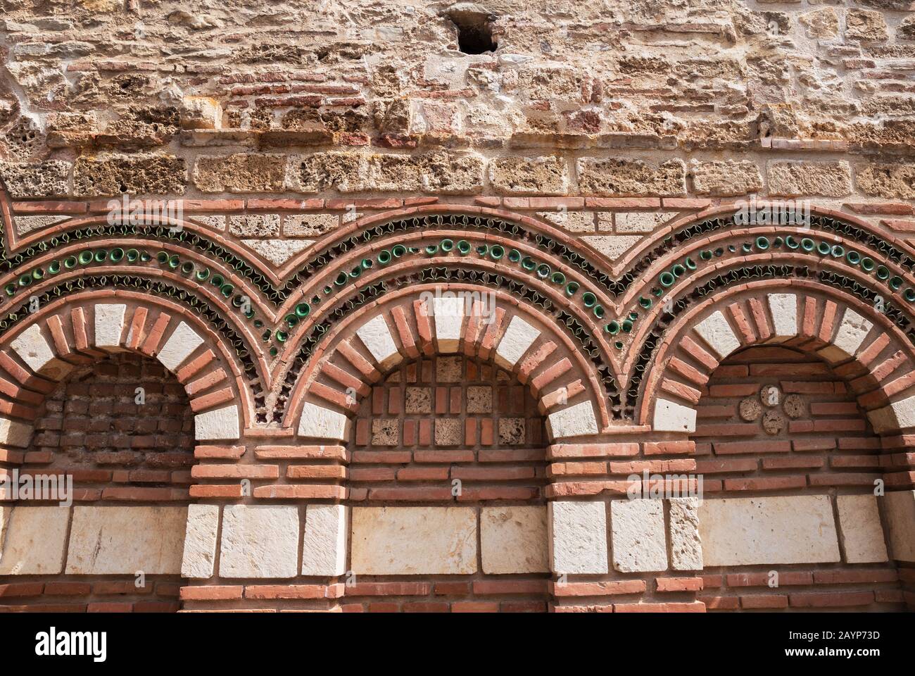 Détails d'architecture de l'ancienne église de Saint-Paraskeva dans la vieille ville de Nessebar, en Bulgarie Banque D'Images