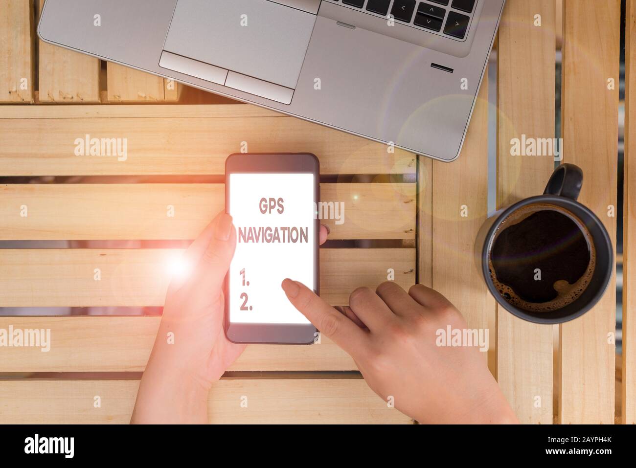 Écriture de texte écriture manuscrite navigation Gps. Photo conceptuelle l'infrastructure satellite qui permet la navigation Banque D'Images