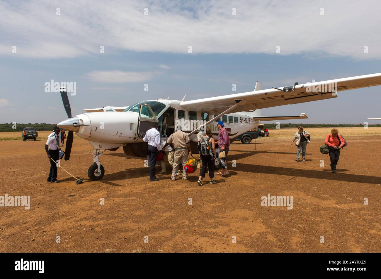 Un Cessna Caravan à la piste d'atterrissage du Camp Mara Intrepids dans la Réserve nationale Mamai Mara au Kenya. Banque D'Images