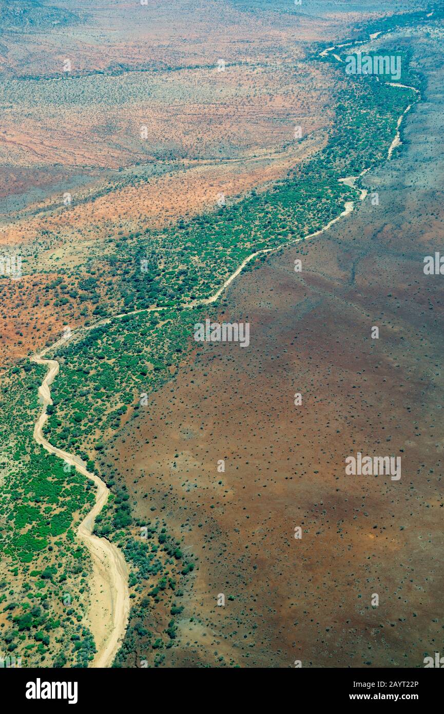 Vue aérienne du paysage sec près de Samburu sur le vol de Nairobi à Samburu au Kenya. Banque D'Images