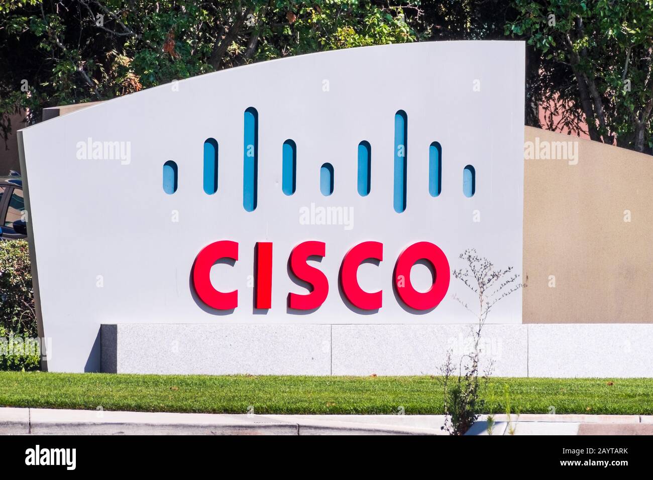 1 août 2019 San Jose / CA / USA - Cisco se connecte devant le siège social de Silicon Valley; Cisco Systems, Inc. Est un technolo américain multinational Banque D'Images
