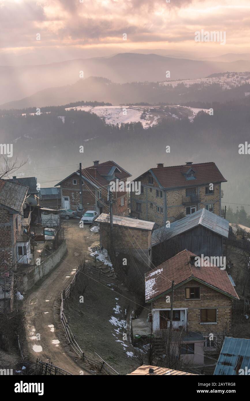 Matin en hiver Rhodope montagne, Bulgarie Banque D'Images