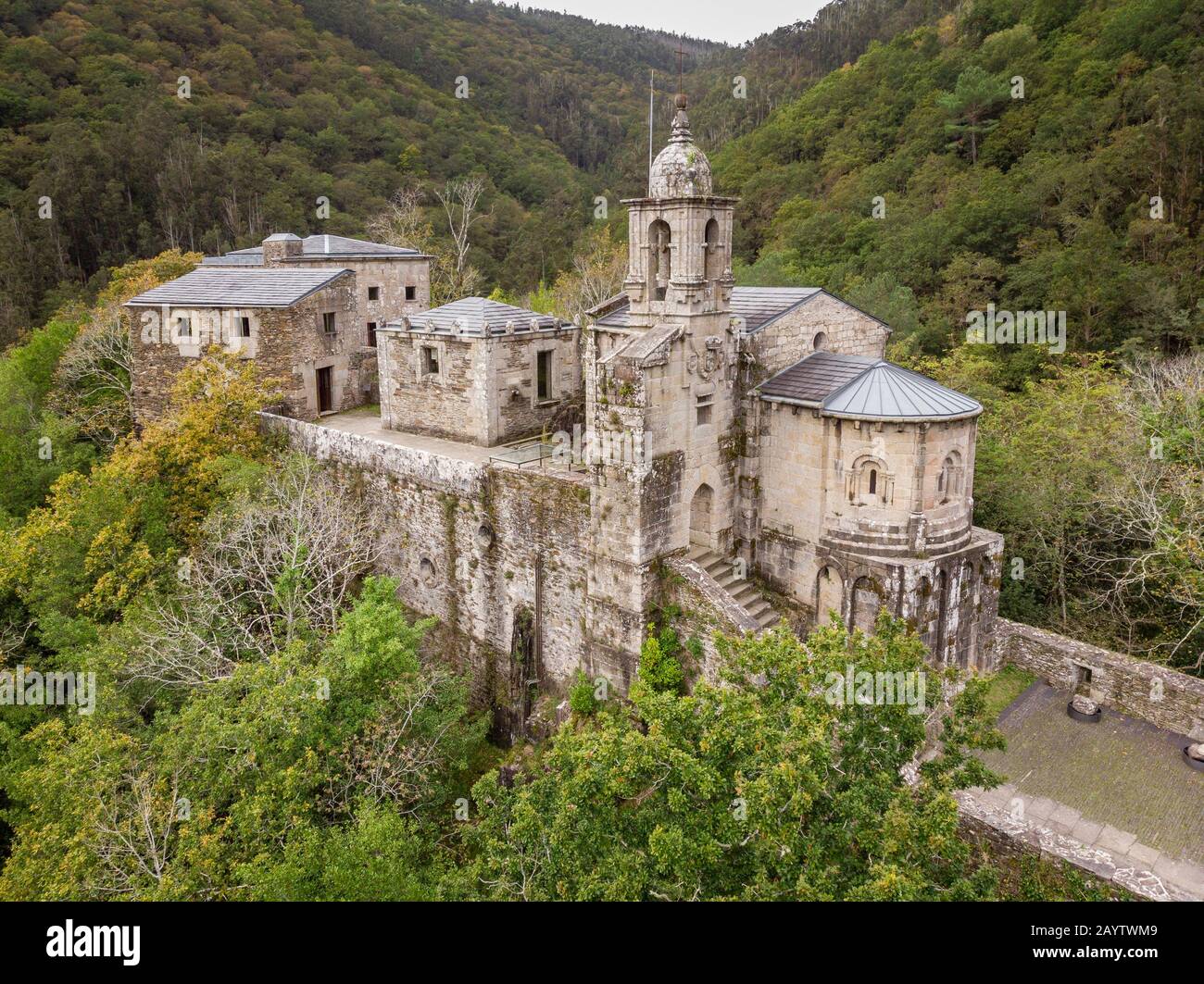 Monasterio de San Juan de Caaveiro, parque Natural Fragas del Eume,? Provincia de la Corogne, Galice, Espagne. Banque D'Images