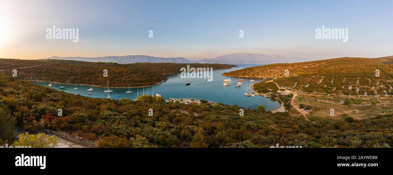 Beau coucher de soleil en Dalmatie, Croatie Banque D'Images