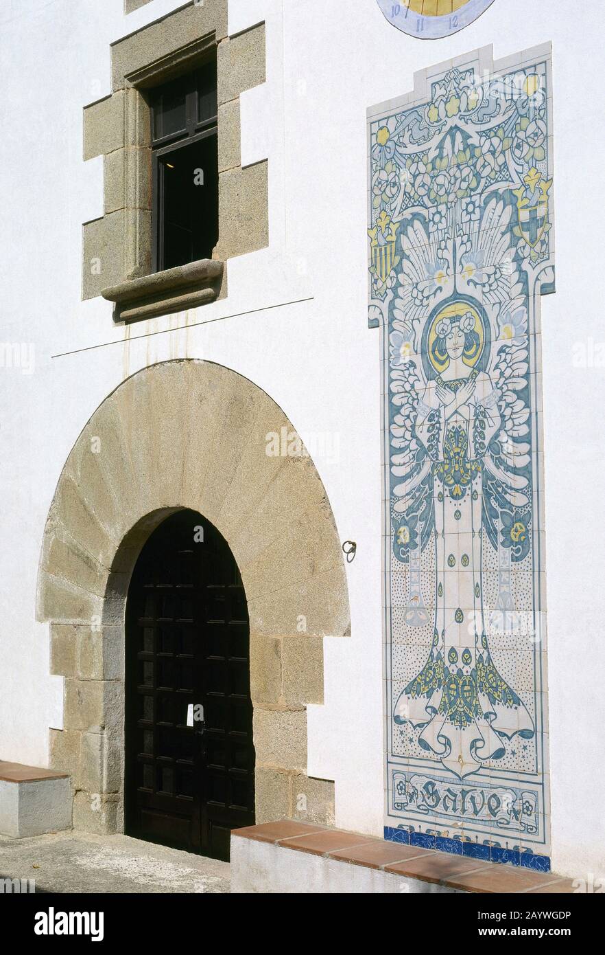 Espagne, Catalogne, Région El Maresme, Province De Barcelone, Canet De Mar. Lluis Domenech I Montaner House-Museum. Ferme CAN Rocosa (XVIe siècle). Domenech i Montaner a transformé le bâtiment en atelier-étude. Façade, détail architectural. Banque D'Images