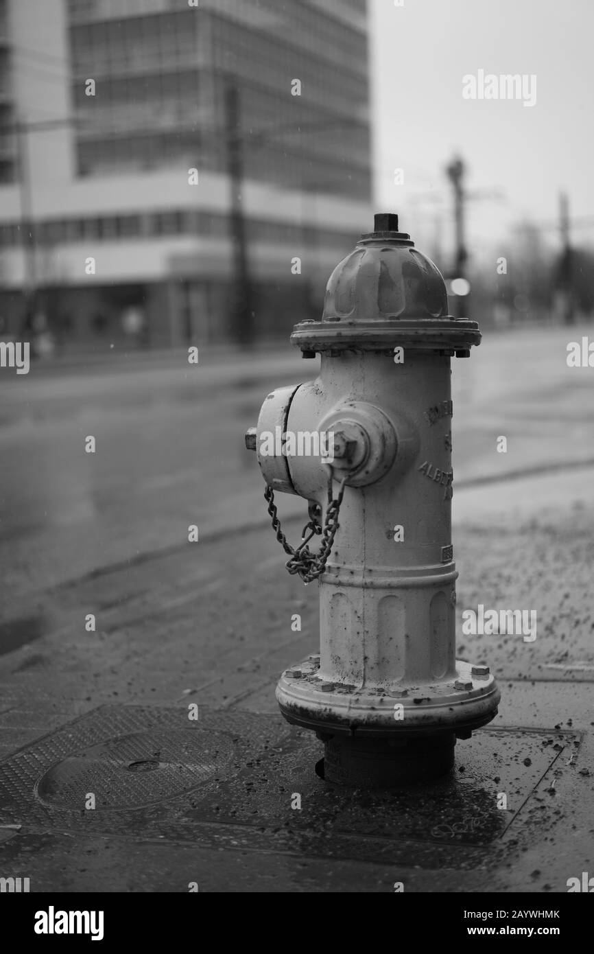 D'incendie sur un trottoir de la ville. Banque D'Images