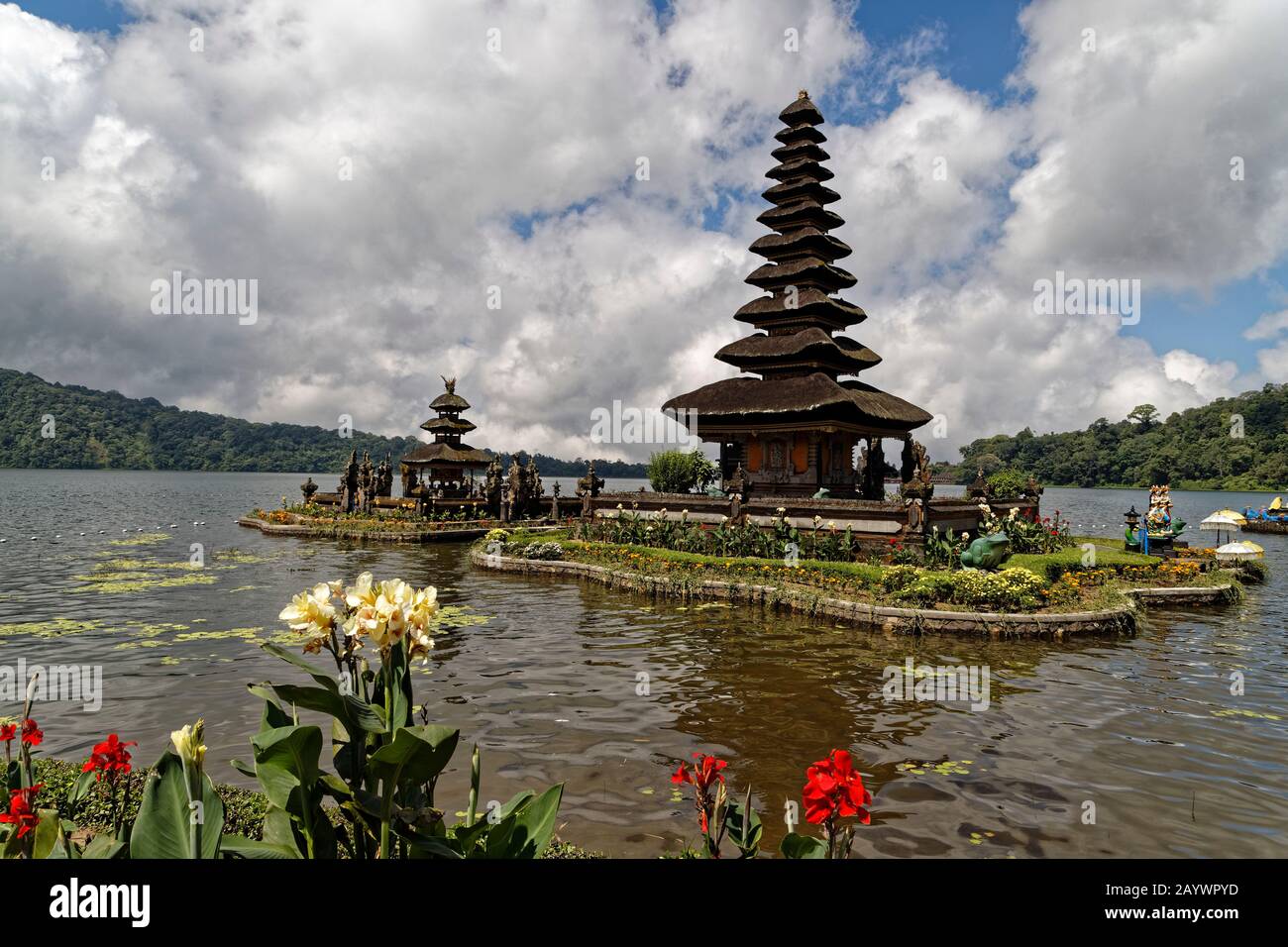 Bedugul, Île De Bali, Indonésie. 26 mai 2019. La célèbre attraction de  voyage, Pura Ulun Danu Beratan ou Pura Bratan est une grande eau hindou  Shivite Photo Stock - Alamy
