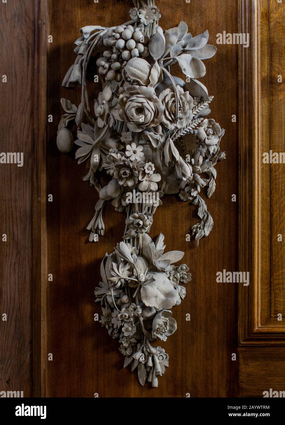 Reredos sculpté en bois de Limewood par Grinling Gibbons dans l'église St James, Piccadilly Banque D'Images