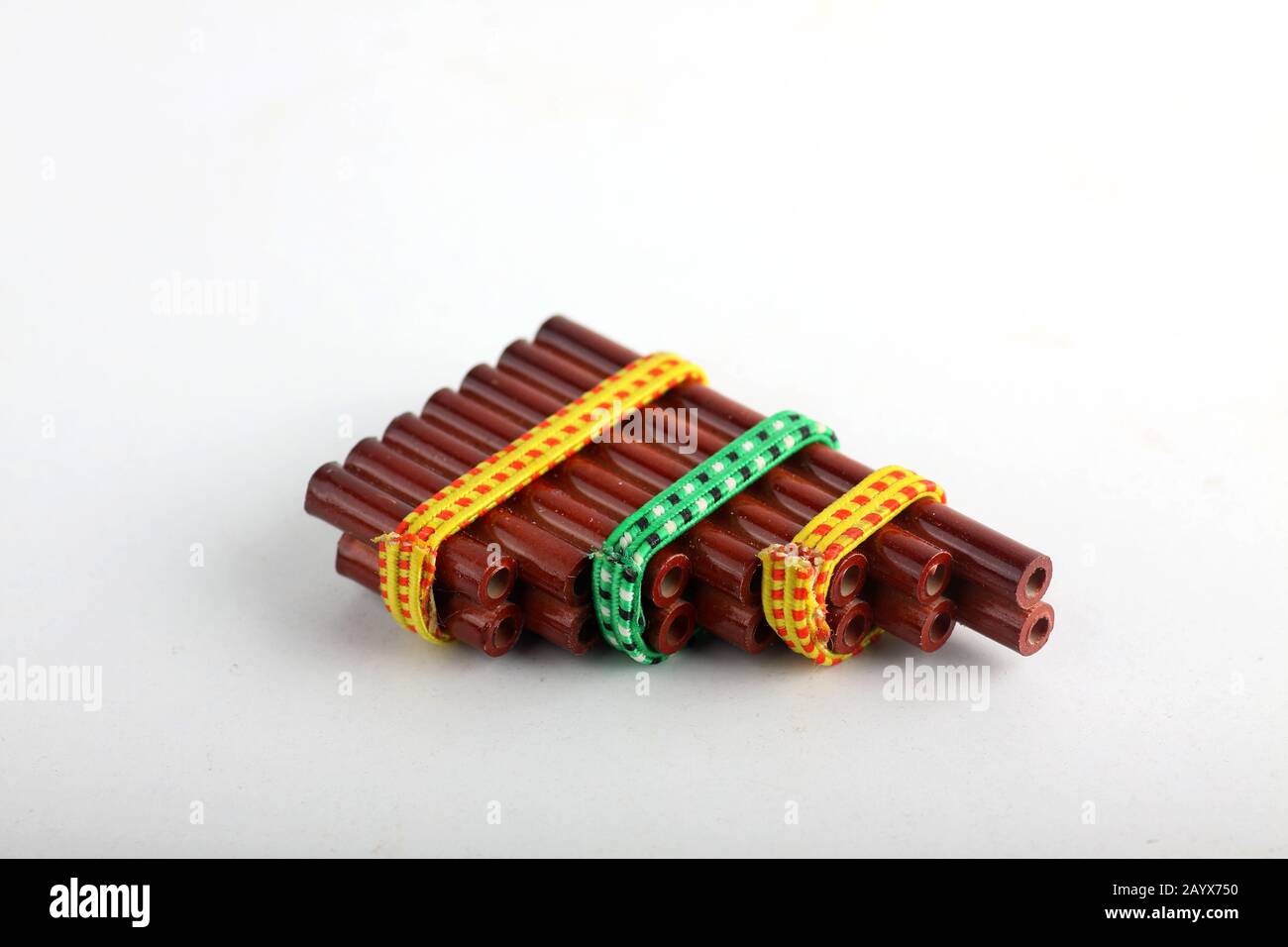 Goujure de poêle isolée sur fond blanc. L'image contient de l'espace de copie Banque D'Images