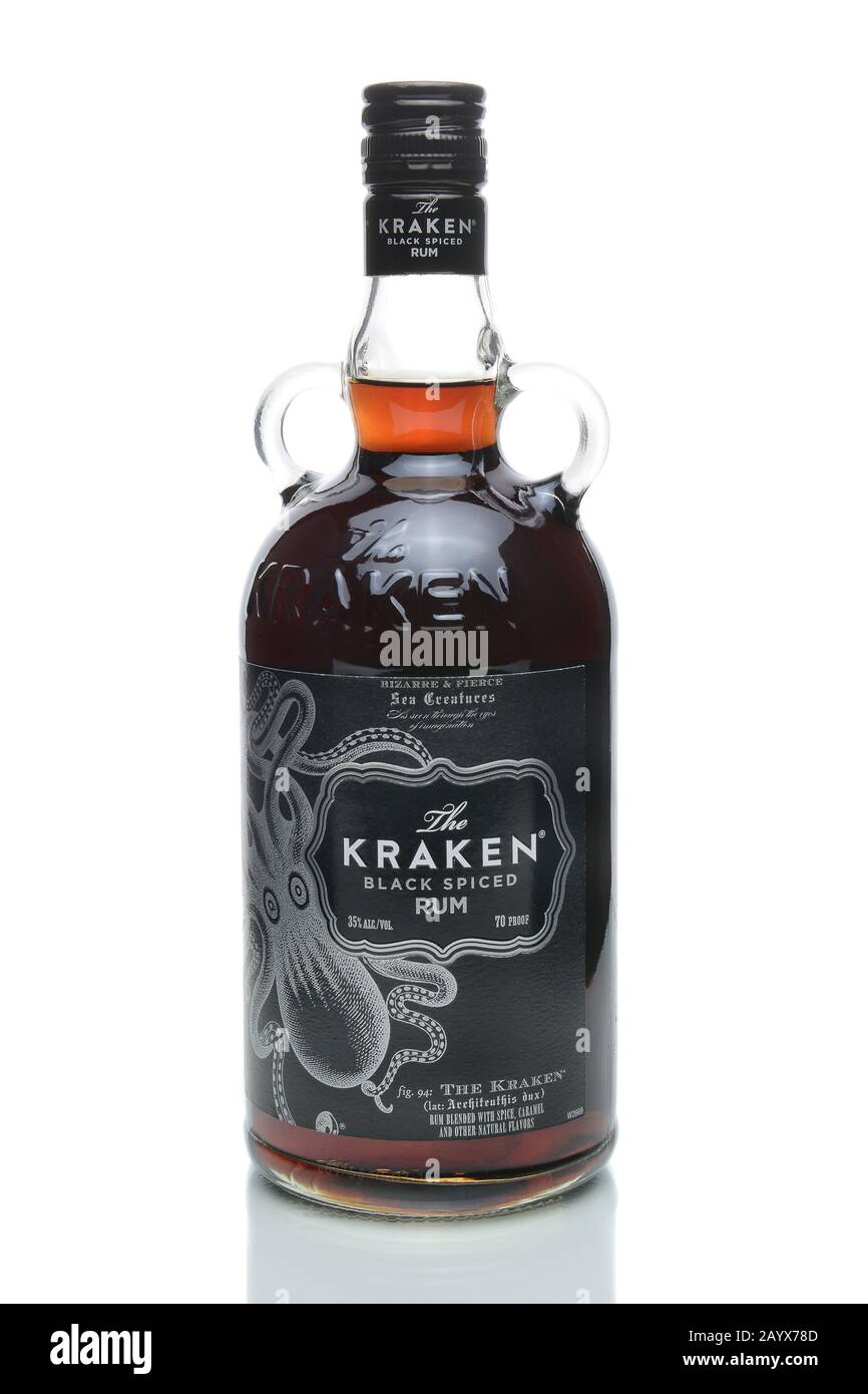 Irvine, CA - 4 JANVIER 2018: Krken Black Spiced Rum. Un rhum épicé des Caraïbes nommé d'après le kraken, un monstre marin mythique de type squid géant. Banque D'Images