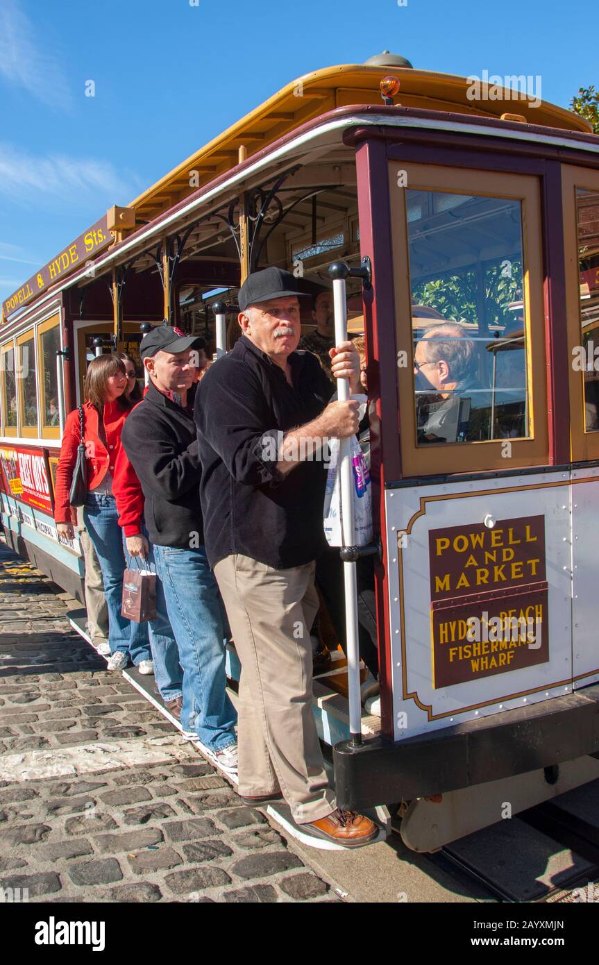 Les gens qui font du tramway à San Francisco, Californie, États-Unis. Banque D'Images