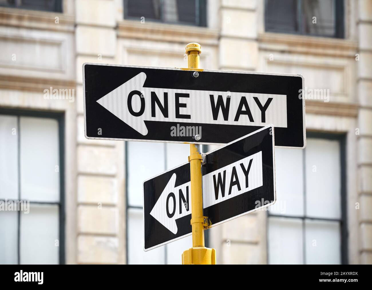 Panneaux de signalisation aller simple à New York City, Selective Focus, États-Unis. Banque D'Images