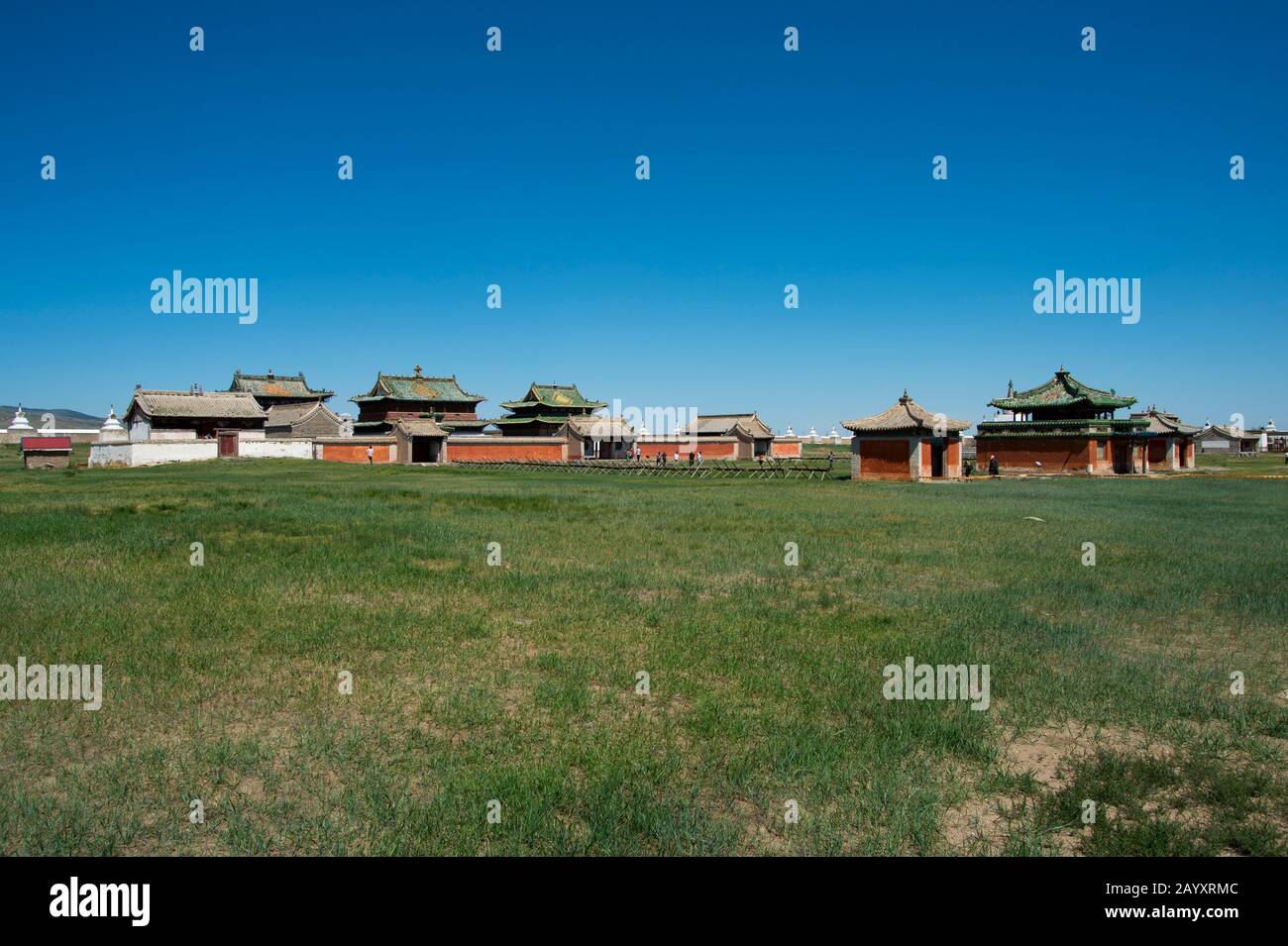 Vue sur le temple du Dalaï Lama et les temples de Zuu, partie du complexe du monastère d'Erdene Zuu à Kharakhorum, Mongolie, le plus grand monastère de Mongolie, Banque D'Images