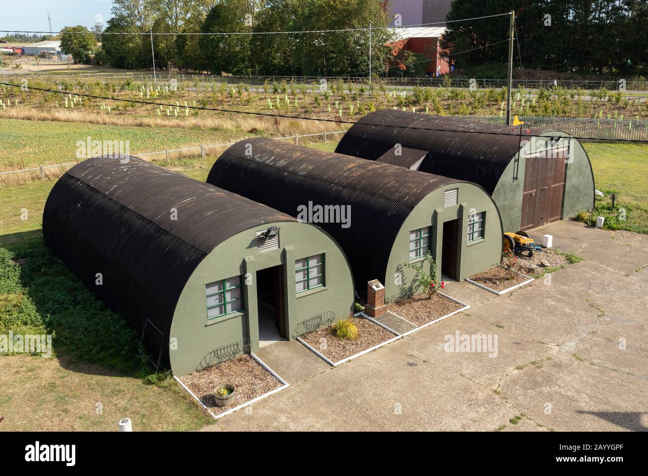 Années 1940 les huttes de Nissen sur l'aérodrome de Rougham, Suffolk, Royaume-Uni Banque D'Images