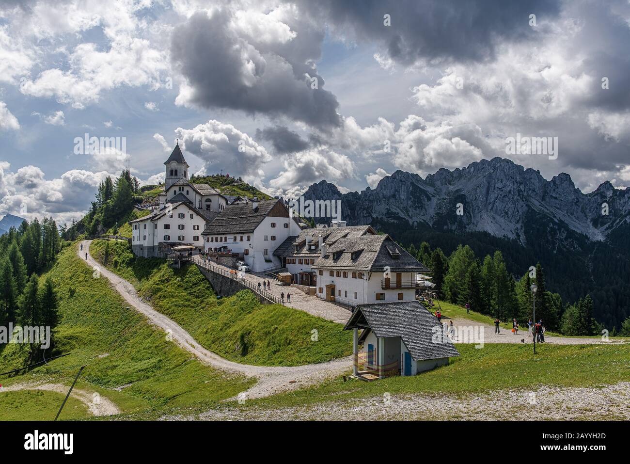 Le sanctuaire de Monte Lussari situé au sommet d'une montagne près de Tarvisio à Friuli Venezia Giulia Banque D'Images