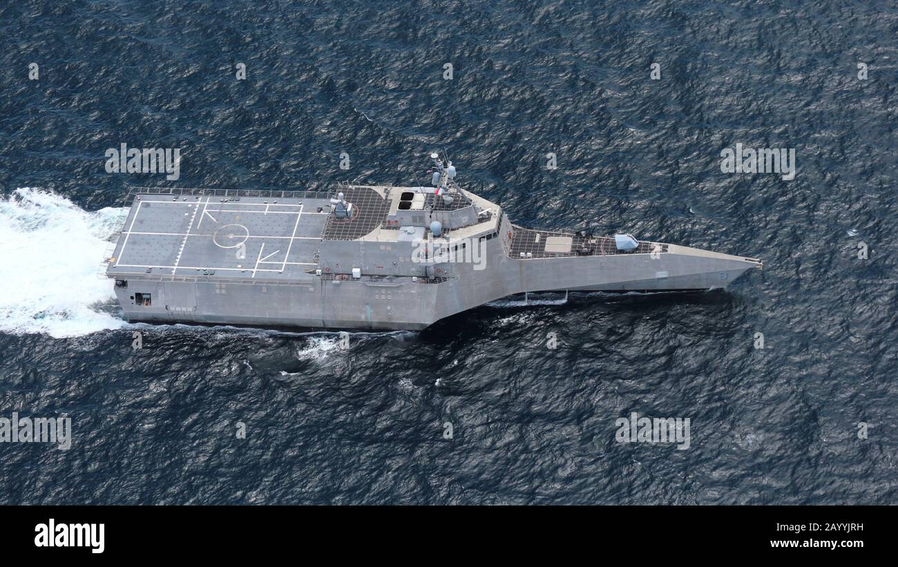 Le navire de combat littoral de la variante indépendance de la Marine américaine USS Montgomery durant la coopération À Flot préparation et formation 31 octobre 2019 dans la baie de Brunei, au Brunei. Banque D'Images