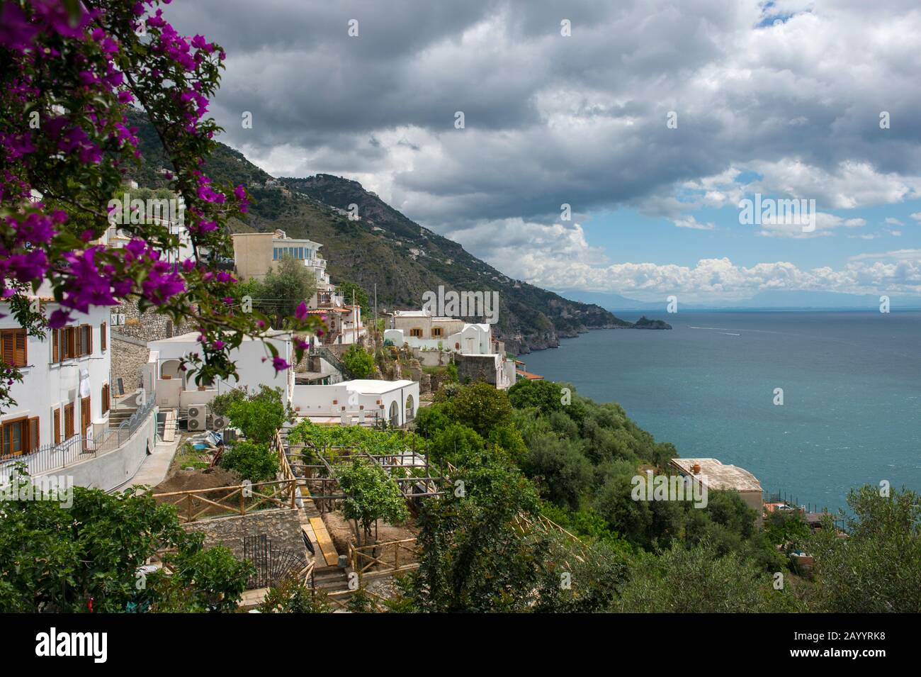 Praiano est une commune française, située sur la côte amalfitaine et située dans la région Campanie en Italie. Banque D'Images