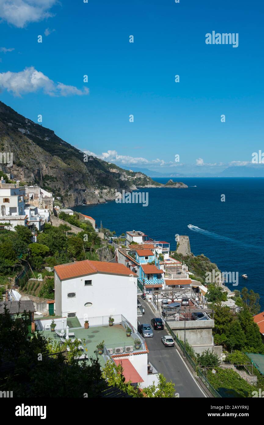 Praiano est une commune française, située sur la côte amalfitaine et située dans la région Campanie en Italie. Banque D'Images