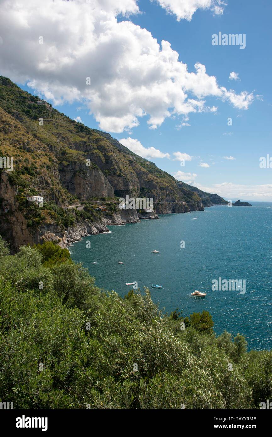 Côte de la ville de Praiano, qui est une communauté de la province de Salerne dans la région Campanie du sud-ouest de l'Italie et est situé sur l'Ama Banque D'Images