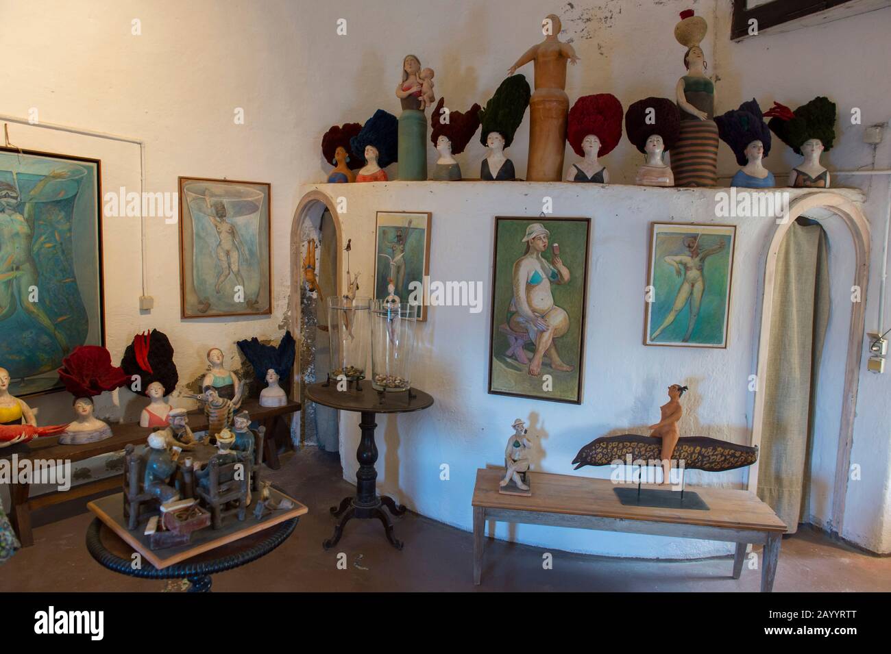 Dans le studio d'artiste de Paolo Sandulli dans l'ancienne tour de montre de Praiano, une communauté de la province de Salerne dans la région Campanie du sud Banque D'Images