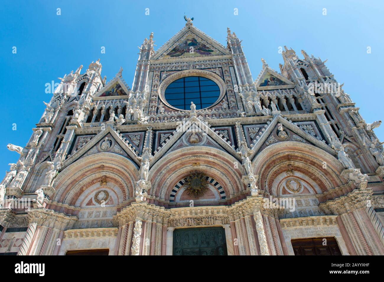 La cathédrale de Sienne de Santa Maria, mieux connue sous le nom de Duomo, est une église médiévale en marbre de Sienne, Italie d'art gothique des XIIIe et XIVe siècles Banque D'Images