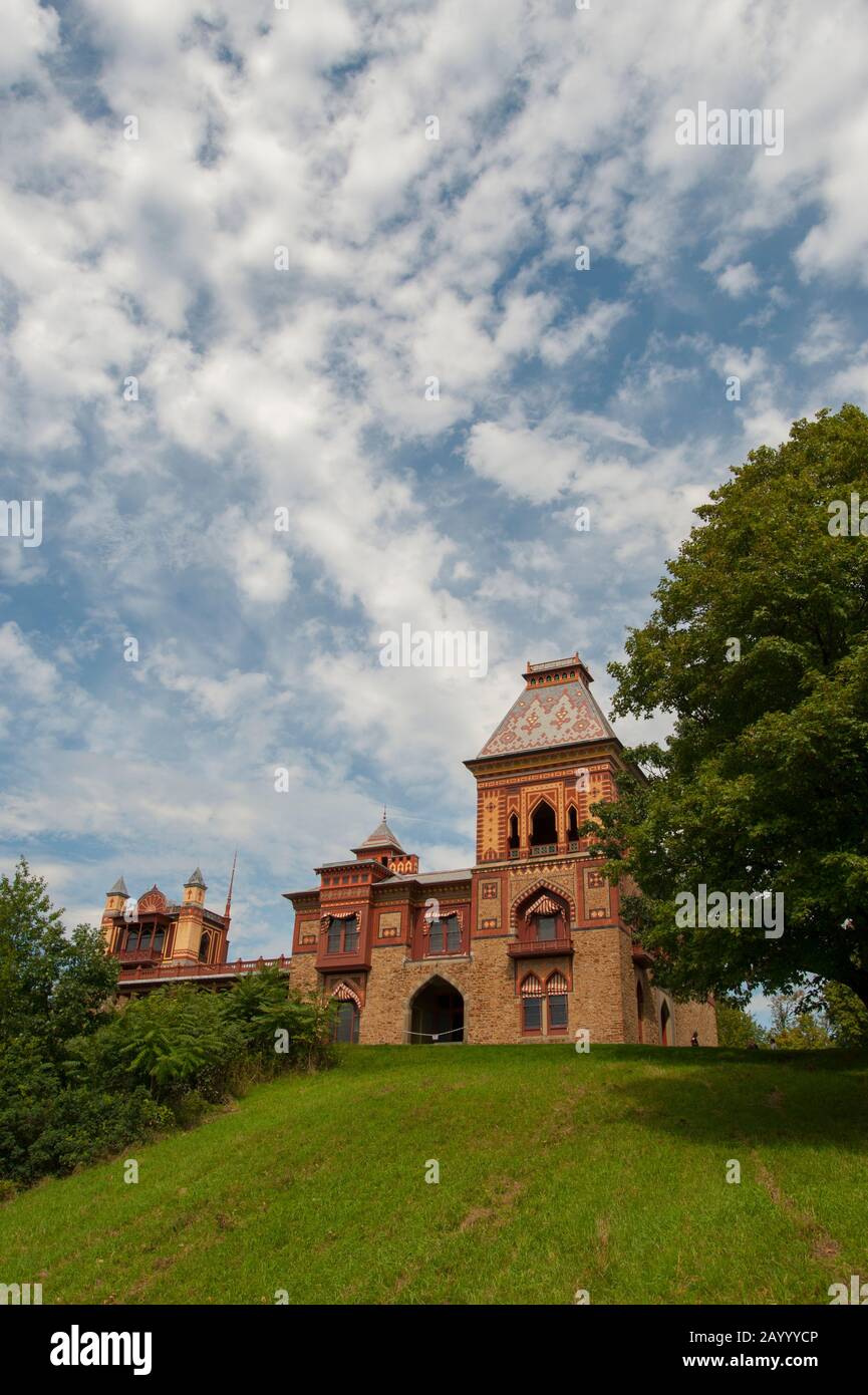 Le manoir de style persan construit par le peintre Frédéric Edwin Church sur le site historique d'Olana dans les Catskills dans l'État de New York, aux États-Unis. Banque D'Images