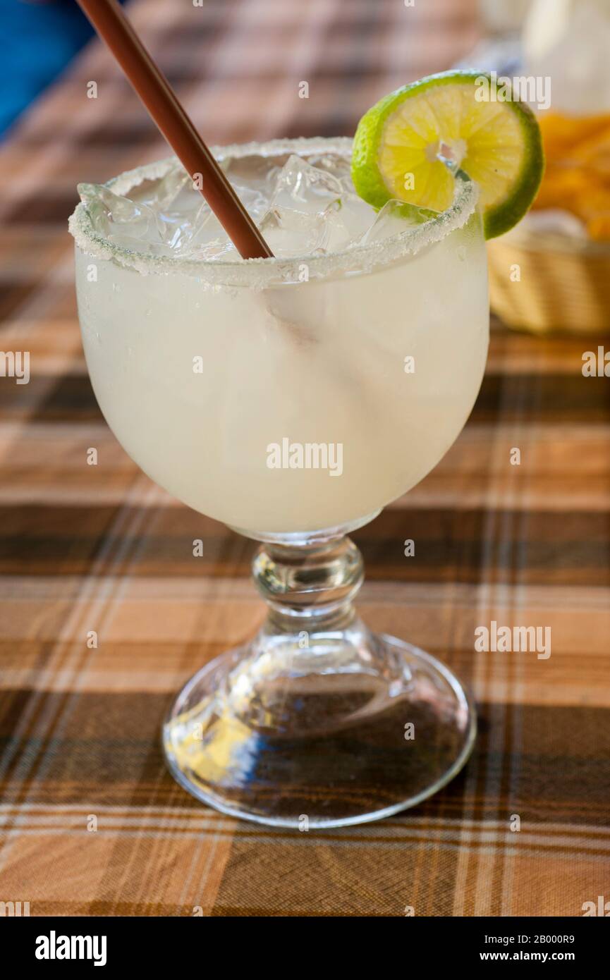 Un verre de Marguerite dans un bar à San Miguel de Cozumel sur l'île de Cozumel près de Cancun dans l'état de Quintana Roo, péninsule du Yucatan, Mexique. Banque D'Images