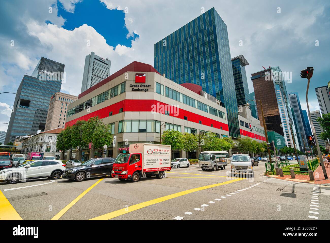 Singapour. Janvier 2020. Le centre commercial Cross Street Exchange est situé dans le quartier central des affaires animé Banque D'Images