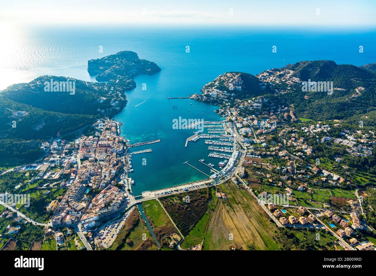 Vue aérienne, Port d'Andratx, Port d'Andratx, Europe, Iles Baléares, Espagne, Majorque, bateaux, amarrage, excursions en bateau, jetée, location de bateaux, ES, Espana Banque D'Images
