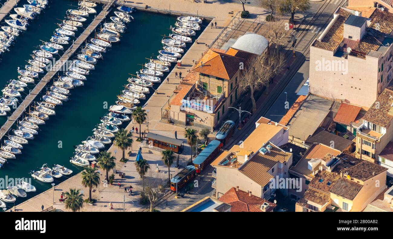 Vue aérienne, station de tramway Port de Sóller, Majorque, Espagne, Europe, Iles Baléares, bateaux, amarrage de bateaux, excursions en bateau, location de bateaux, ES, Espana, port Banque D'Images