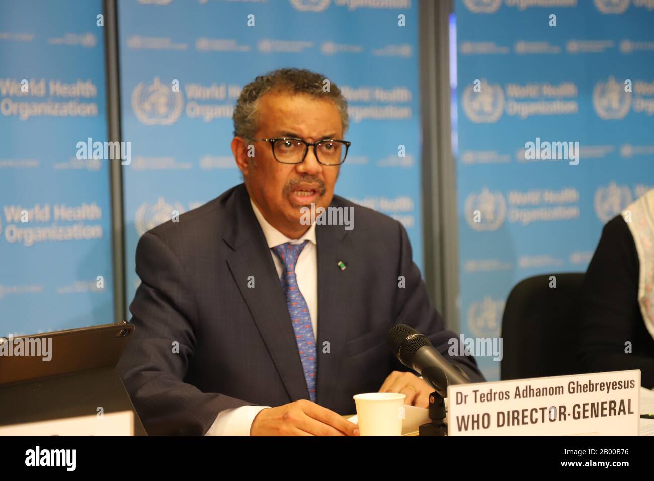 Genève, Suisse. 17 février 2020. Le Dr Tedros Adhanom Ghebreyesus, Directeur général de l'Organisation mondiale de la santé (OMS), s'adresse à une conférence de presse à Genève (Suisse), le 17 février 2020. L'OMS a déclaré lundi que le dernier document épidémiologique de la Chine sur COVID-19 était important pour lui permettre de fournir des conseils à d'autres pays. Crédit: Chen Junxia/Xinhua/Alay Live News Banque D'Images