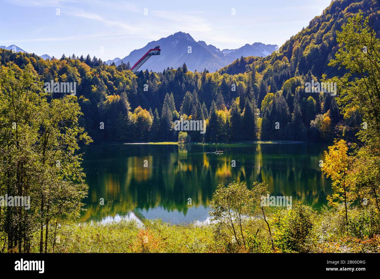 Lac Freiberg et saut à ski Heini-Klopfer, près d'Oberstdorf, Oberallgaeu, Allgaeu, Swabia, Bavière, Allemagne Banque D'Images