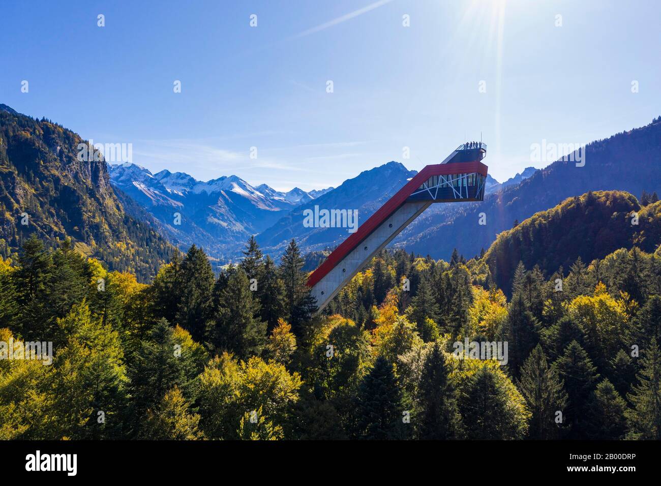 Heini-Klopfer ski tremplin à la Freibergsee, près d'Oberstdorf, drones shot, Alpes d'Allgaeu, Oberallgaeu, Allgaeu, Swabia, Bavière, Allemagne Banque D'Images