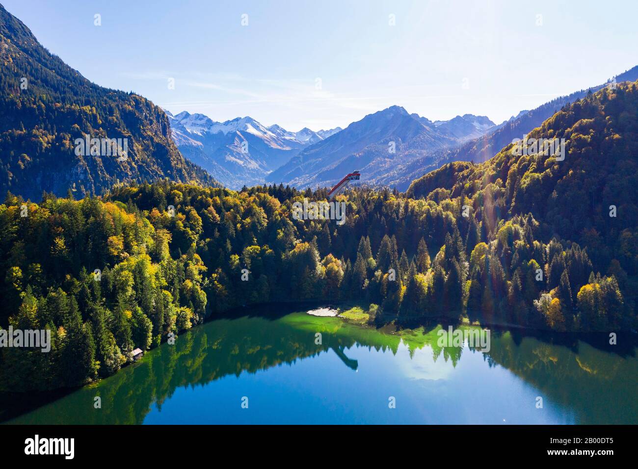 Freibergsee et Heini-Klopfer, à proximité d'Oberstdorf, drones shot, Alpes d'Allgaeu, Oberallgaeu, Allgaeu, Swabia, Bavière, Allemagne Banque D'Images