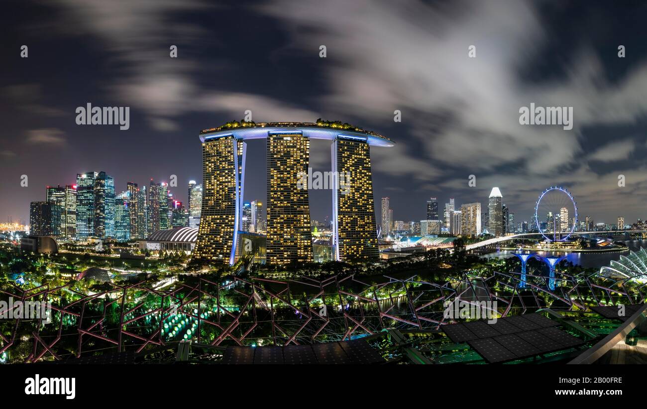 Marina Bay Sands Hotel, Skyline Et Singapore Flyer La Nuit, Financial District, Banking District, Marina Bay, Downtown Core, Singapour Banque D'Images