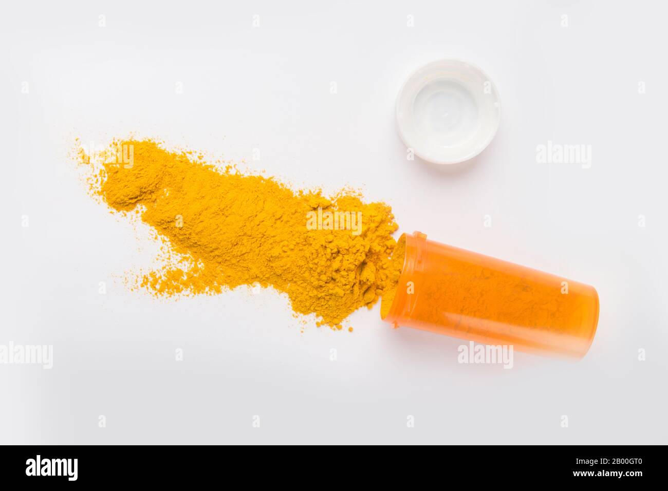Curcuma médecine à partir de racines turmériques et poudre dans le pot Banque D'Images