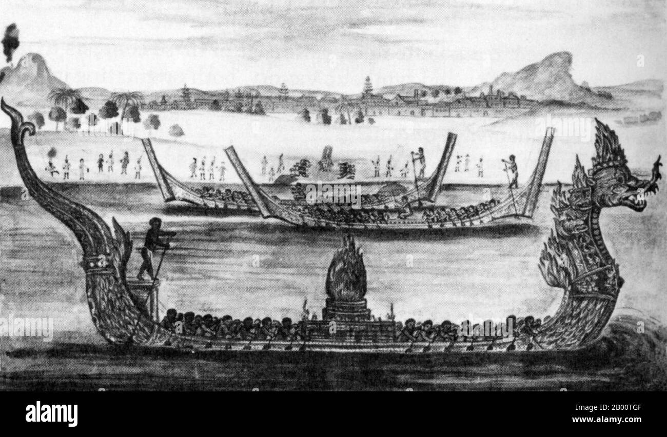 Thaïlande: Dessin français de deux gallées siamises dans les années 1680. L'ambassade de France a été établie dans la capitale siamenne Ayutthaya en 1685. Dans ce dessin, une barge royale est illustrée au premier plan tandis que le roi Somdet Phra Narai le Grand (Somdet Phra Ramathibodi III) regarde de la rive. Les Siamois, ou thaïlandais, se sont déplacés de leur maison ancestrale dans le sud de la Chine vers l'Asie continentale du Sud-est vers le Xe siècle EC. Avant cela, des royaumes indianisés comme les royaumes mon, khmer et malais dirigeaient la région. Les thaïlandais ont établi leurs propres États à partir de Sukhothai. Banque D'Images