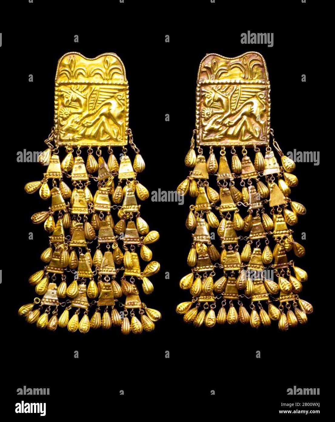 Ukraine: Lits en or scythian, 4e siècle BCE. Musée des trésors historiques de l'Ukraine, Kiev. Image libérée dans la presse en 2009. Les Scythiens étaient un ancien peuple iranien de pasteurs nomades qui, dans l'Antiquité classique, dominaient la steppe Pontique-Caspienne, connue à l'époque sous le nom de Scythia. Vers la fin de l'Antiquité, les Sarmatiens étroitement liés sont venus dominer les Scythiens à l'ouest. Banque D'Images