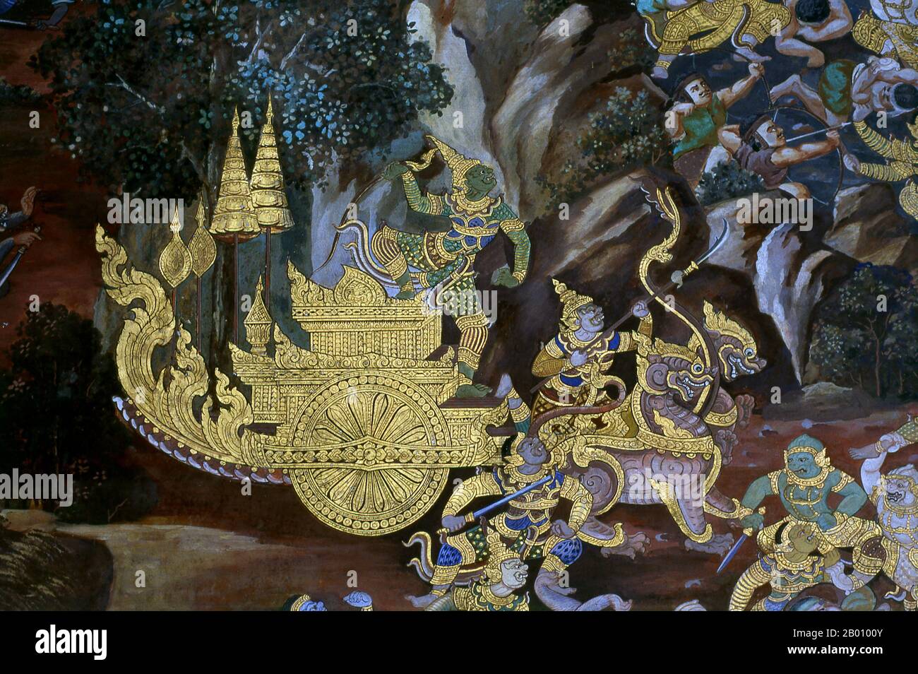 Thaïlande: Char de Tosakanth (Ravana), peintures murales Ramakien (Ramayana), Wat Phra Kaeo (Temple du Bouddha d'Émeraude), Bangkok le Ramayana est une histoire aussi ancienne que le temps et - du moins dans le sous-continent indien et dans une grande partie de l'Asie du Sud-est - d'une popularité sans précédent. Il y a plus de deux mille trois cents ans, l'érudit-poète Valmiki s'assit pour écrire son épopée définitive de l'amour et de la guerre. Le Ramakien est la version thaïlandaise de cette épopée et a une influence importante sur la littérature, l'art et le drame thaïlandais. Il est considéré comme l'Epic national de Thaïlande. Banque D'Images Thaïlande: Char de Tosakanth (Ravana), peintures murales Ramakien (Ramayana), Wat Phra Kaeo (Temple du Bouddha d'Émeraude), Bangkok le Ramayana est une histoire aussi ancienne que le temps et - du moins dans le sous-continent indien et dans une grande partie de l'Asie du Sud-est - d'une popularité sans précédent. Il y a plus de deux mille trois cents ans, l'érudit-poète Valmiki s'assit pour écrire son épopée définitive de l'amour et de la guerre. Le Ramakien est la version thaïlandaise de cette épopée et a une influence importante sur la littérature, l'art et le drame thaïlandais. Il est considéré comme l'Epic national de Thaïlande. Banque D'Images
